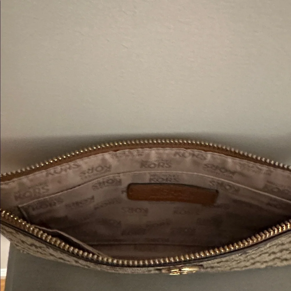 Michael Kors Tan and Brown Monogram Wristlet. Excellent condition. - Picture 3 of 4